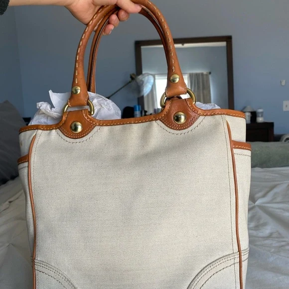 Coach hand bag - Picture 2 of 6